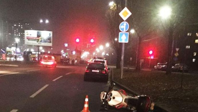 Смертельное ДТП в Киеве: мотоциклист сбил дедушку
