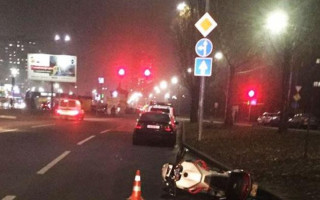 Смертельное ДТП в Киеве: мотоциклист сбил дедушку
