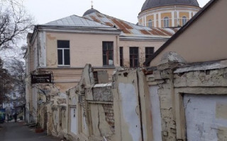 В столице трещит по швам историческая достопримечательность