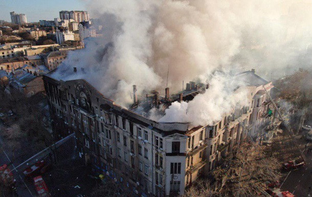 Смертельный пожар в колледже Одессы: в облуправлении ГСЧС проводят обыски