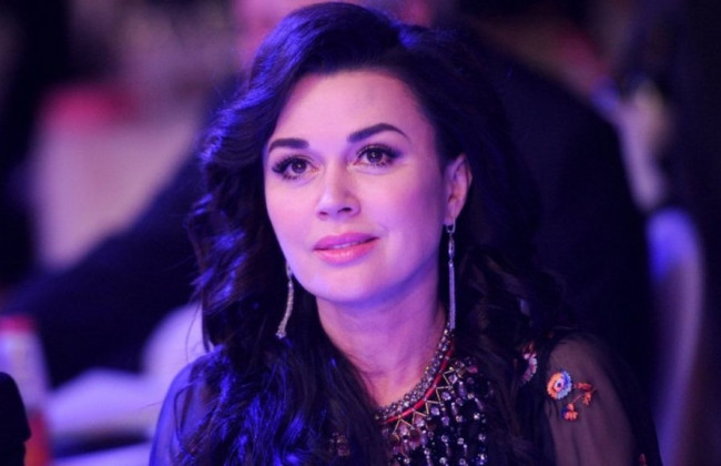 Заворотнюк угрожает полный паралич, а Элтон Джон угодил в скандал: новости шоубиза