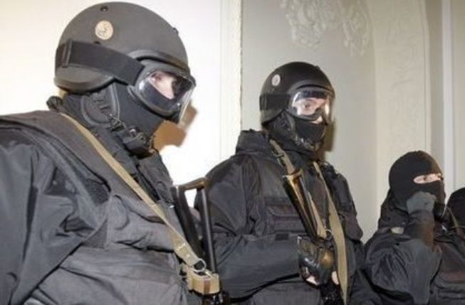 Правоохоронці провели обшуки у квартирі Мухарського: є подробиці