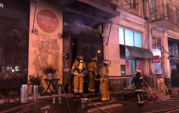 Мощный пожар в центре Киева: что произошло