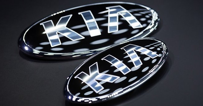 Відомий автомобільний бренд може змінити логотип: є подробиці