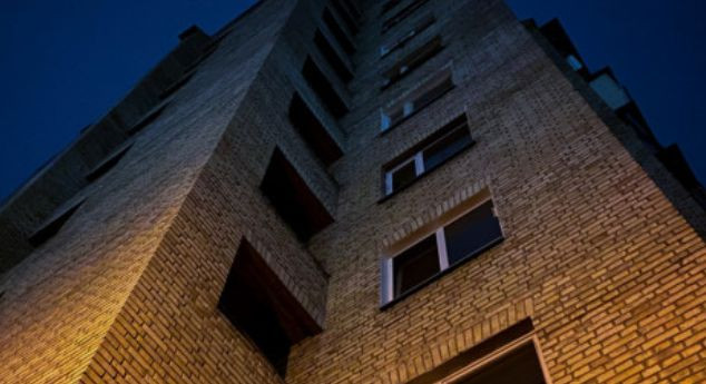 Трагедия в Николаеве: ребенок выбросился с 9 этажа из-за уроков