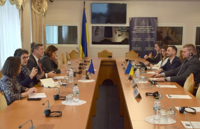 Комітет Ради обговорює необхідність врегулювання питання адміністративної процедури