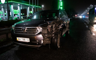 Моторошна ДТП під Києвом: пішохід загинув на місці