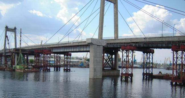 В столице из Днепра спасатели вытащили мужчину без одежды