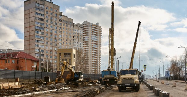 Коммунальщик и строитель начали перестрелку из-за грязного грузовика