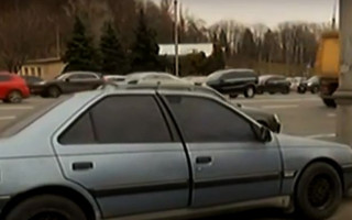 Инцидент в Киеве: в брошенном автомобиле нашли труп бездомного