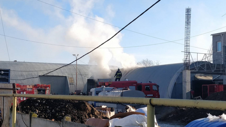 В Одессе очередной пожар: горел склад 7-го километра