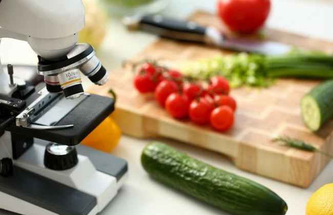 Кишкова паличка та нітрати: у Києві дослідили продукти харчування