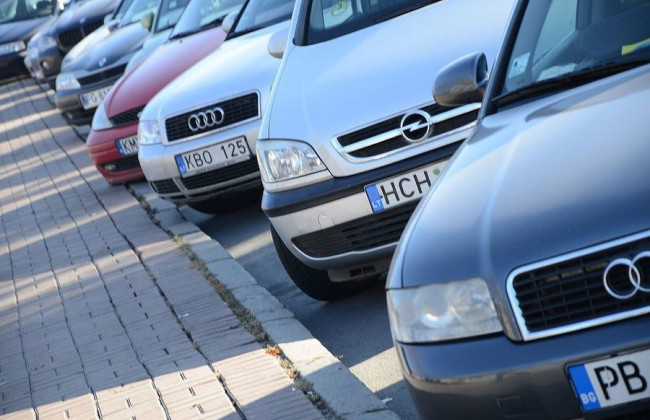 Штрафи відстрочили: влада домовилася з власниками «євроблях»