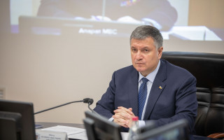 Усі гральні заклади припинять діяльність до вечора, — Аваков