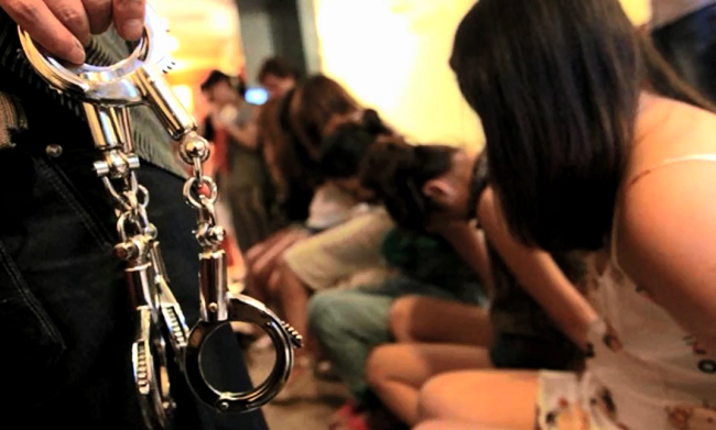 Батьки продавали своїх дітей для зйомок у дорослих фільмах