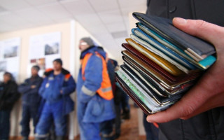 Украинцы станут меньше ездить на заработки в Польшу: что известно