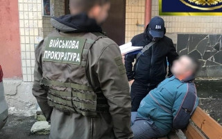 Под Винницей поймали на горячем прапорщика, который продавал амфетамин