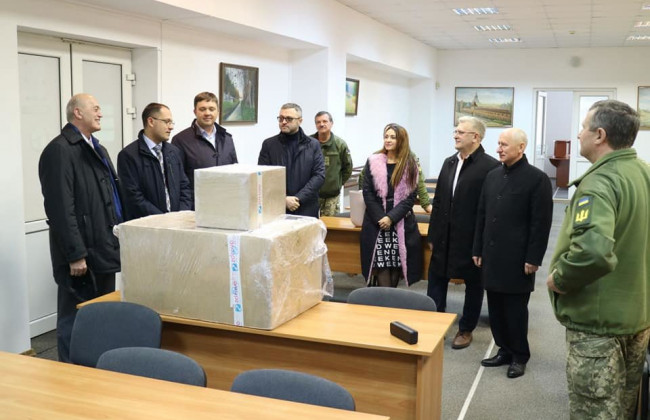 Львівські судді відмовились від корпоративу і допомогли військовому госпіталю