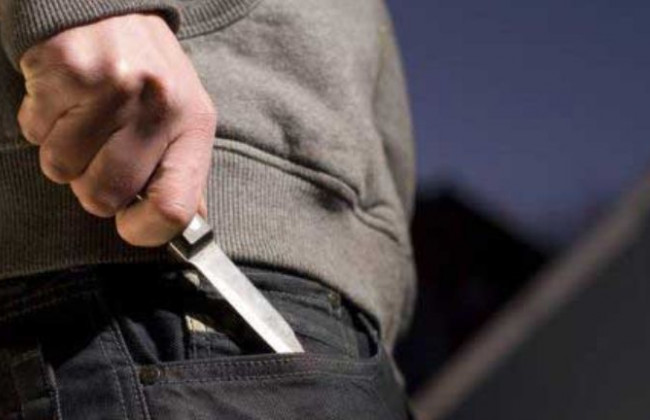 В Луцке пьяный мужчина с ножом напал на полицейских