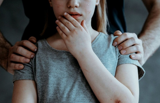 В Киеве суд наказал мужчину за изнасилование школьницы