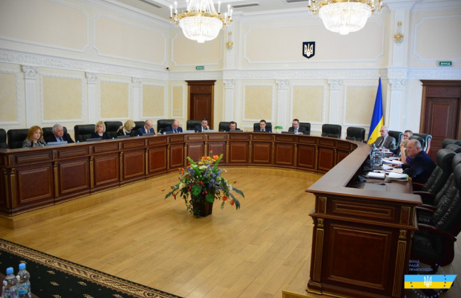 Вища рада правосуддя розглядає матеріали щодо звільнення суддів