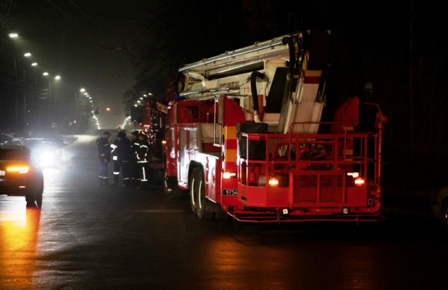 В столице вспыхнул мощный пожар: горело общежитие