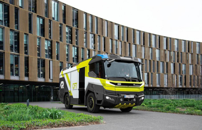 Показали, как выглядит первый пожарный электромобиль