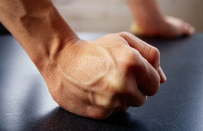 Дерзкое нападение на посетителей кафе в Мукачево: есть подробности и видео