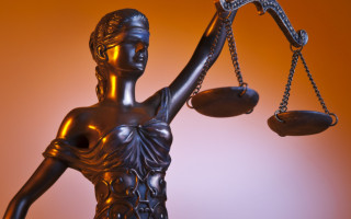 Кримінальна відповідальність за одержання неправомірної вигоди службовою особою: постанова ККС ВС