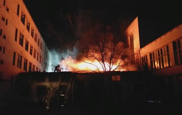 Мощный пожар в Харькове: вспыхнул Центр профтехобразования