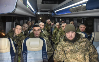 Стало известно о состоянии здоровья освобожденных из плена военнослужащих