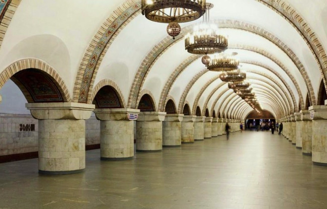 Работа транспорта на новогодние праздники: в Киеве закроют станцию метро