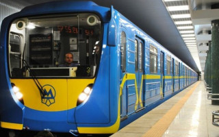 Пьяная девушка устроила ЧП в столичном метрополитене: фото