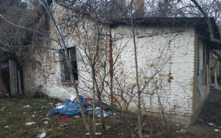 В заброшенном доме в Киеве нашли детей
