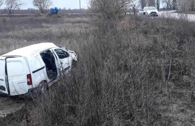 Девушку выбросило на сто метров: под Киевом случилось жуткое ДТП
