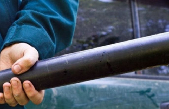 Бил трубой: в Харькове водитель троллейбуса напал на пассажиров