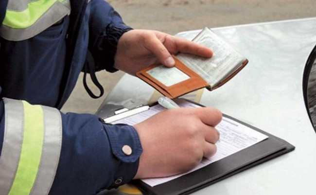 Украинских водителей будут серьезнее наказывать за отсутствие страховки