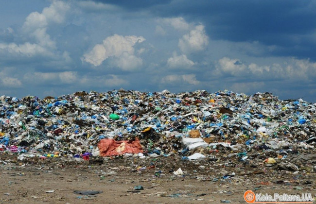 Цінна знахідка: на сміттєзвалищі виявили матрац із грошима