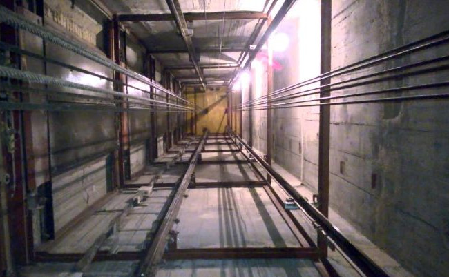 ЧП в столичной многоэтажке: горел лифт