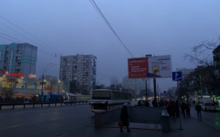 В Киеве вспыхнул автобус, переполненный пассажирами: видео
