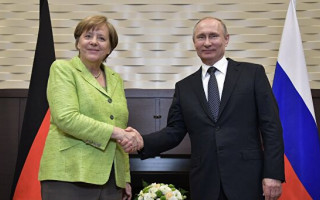 Путин пригласил Меркель в Москву: стороны обсудят Украину