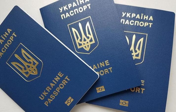 Стало відомо, скільки закордонних паспортів оформили українці в 2019 році