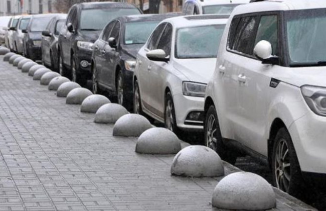 Столичних водіїв попередили про нову схему паркування