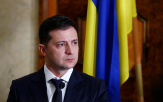 Президент прервал важную поездку из-за крушения украинского самолета в Иране