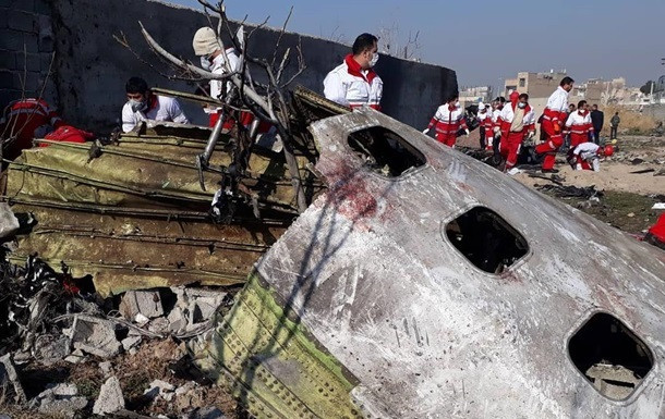 Крушение украинского самолета в Иране: появилось 7 версий трагедии