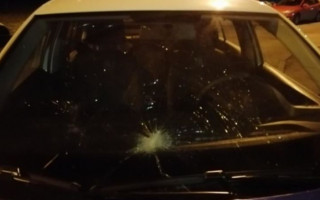 Відром розбив скло копам та сховався в кущах: на Київщині затримали хулігана