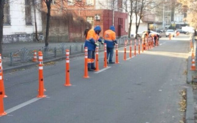 Водіям нагадали, де в Києві встановлені делініатори