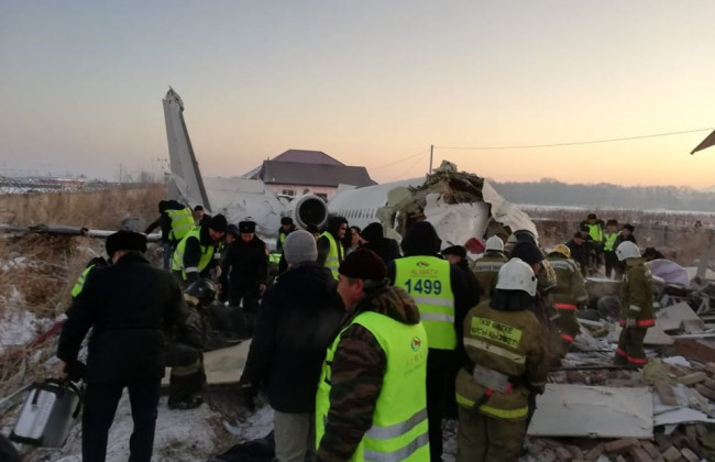 Назвали возможную причину крушения пассажирского самолета в Казахстане