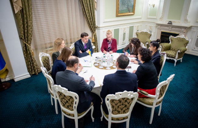 Україна та Велика Британія обговорили спрощення візового режиму для українців