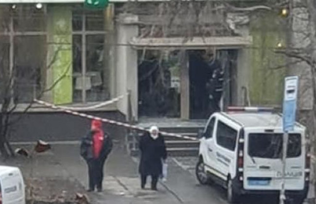 Мощный взрыв в Киеве: грабители подорвали известный банк